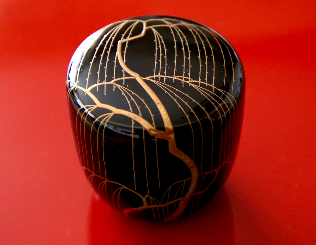 棗（芽張柳：ねぶきやなぎ） – 輪島塗と螺鈿（らでん）