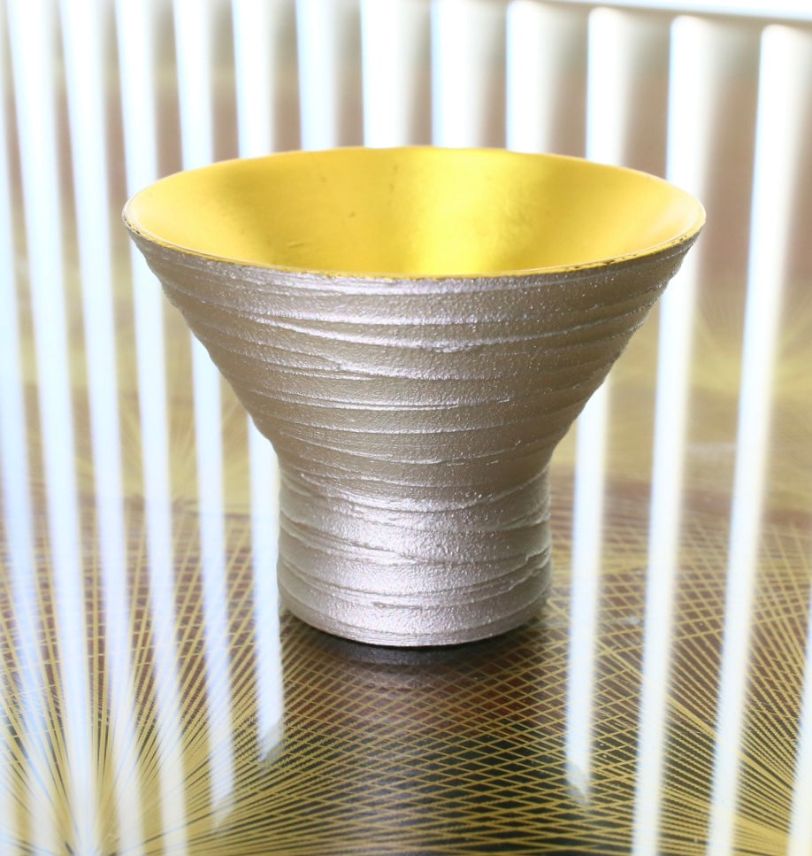 ぐい呑み（錆漆）